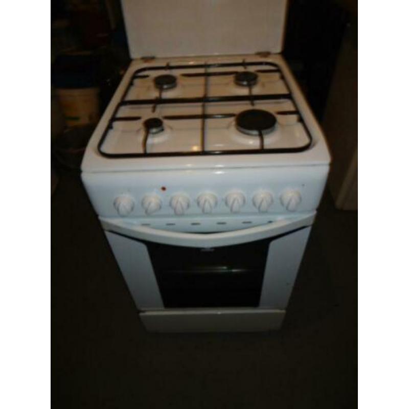 100%goed werknd smal model Indesit gasfornuis met grill oven