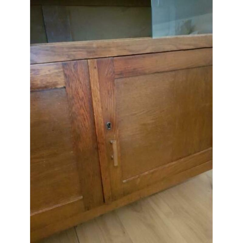 Mooie houten vintage kast dressoir legkast