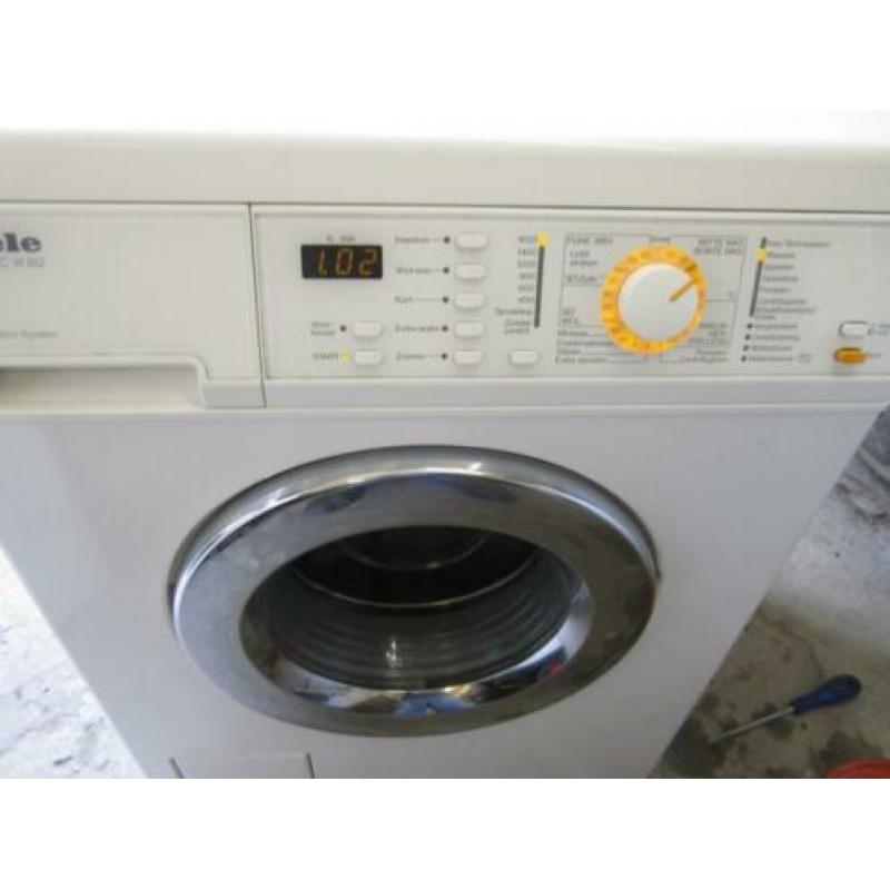 mooie en goede miele zes kilo inhoud met mini wasje 125 euro