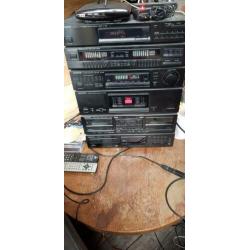 Zwaar kenwood stereo set met voor en eind versterker