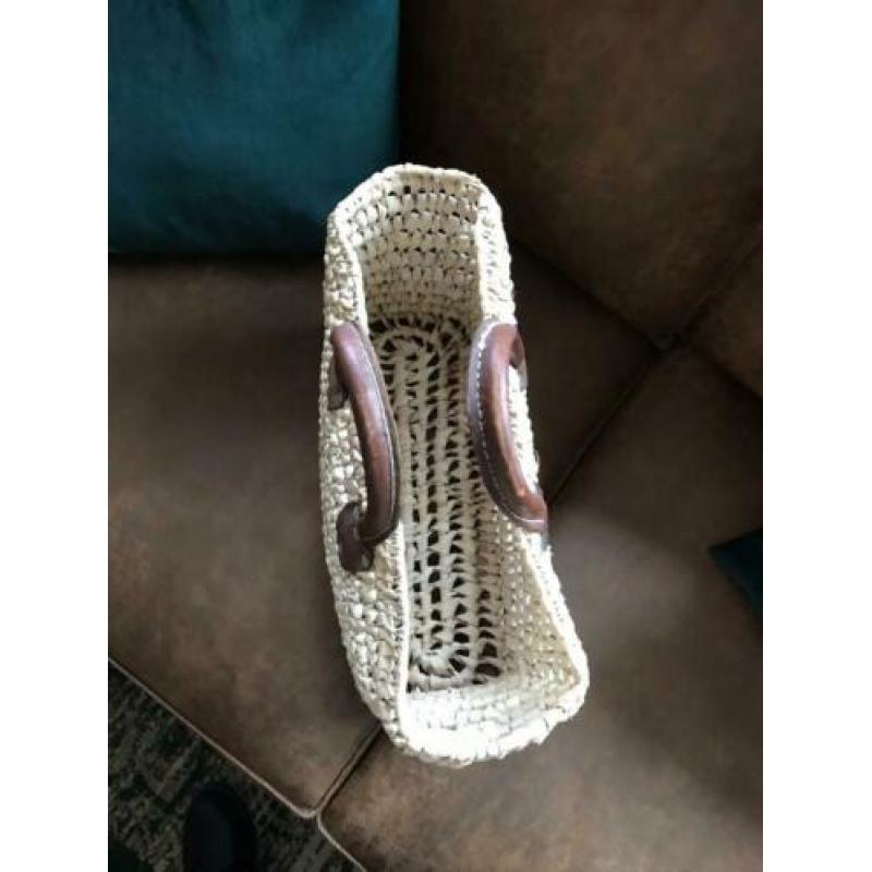 Mooie rieten tas met ledere hengsels zgan