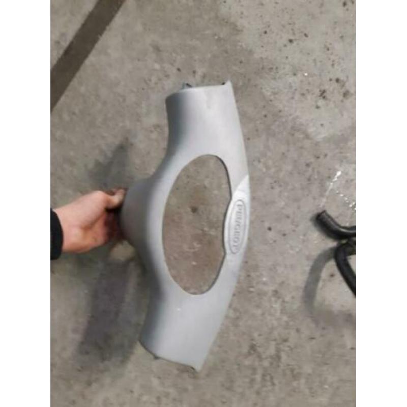 Zeer nette tellerkap Peugeot Vivacity en Peugeot Looxor kap