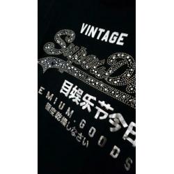 Nieuw donkerblauw SUPERDRY t-shirt met studs (maat S)
