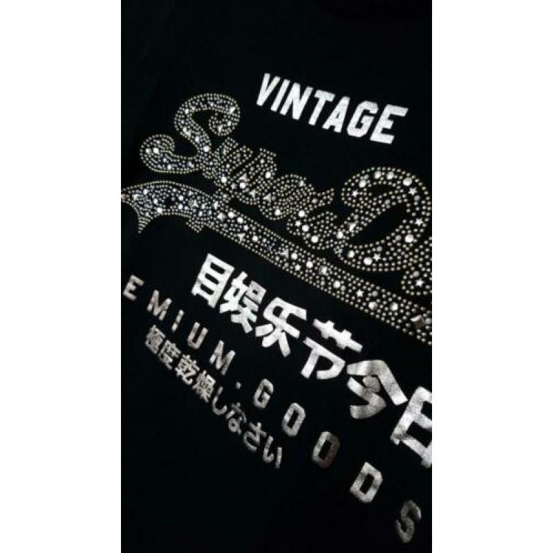 Nieuw donkerblauw SUPERDRY t-shirt met studs (maat S)