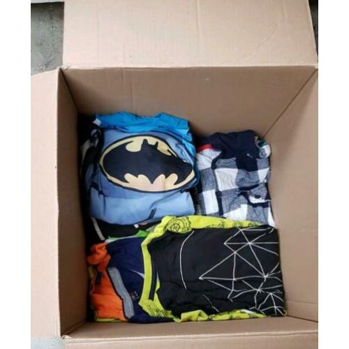 Mooi pakket kleding jongen 134-140