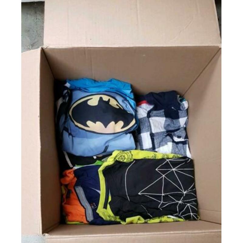 Mooi pakket kleding jongen 134-140