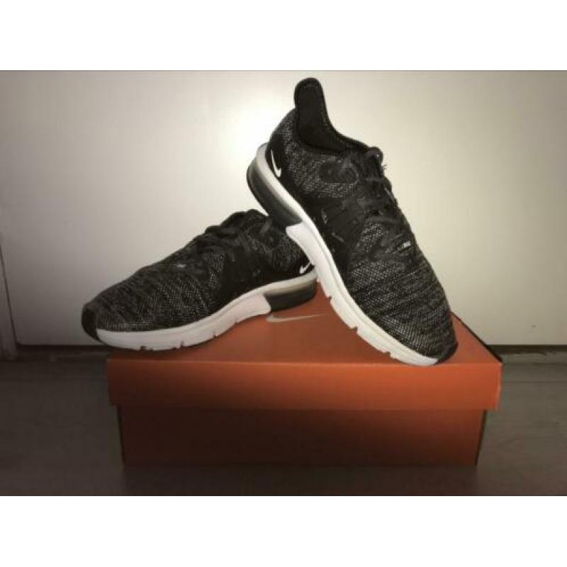 Nike Air Max Sequent 3 maat 40