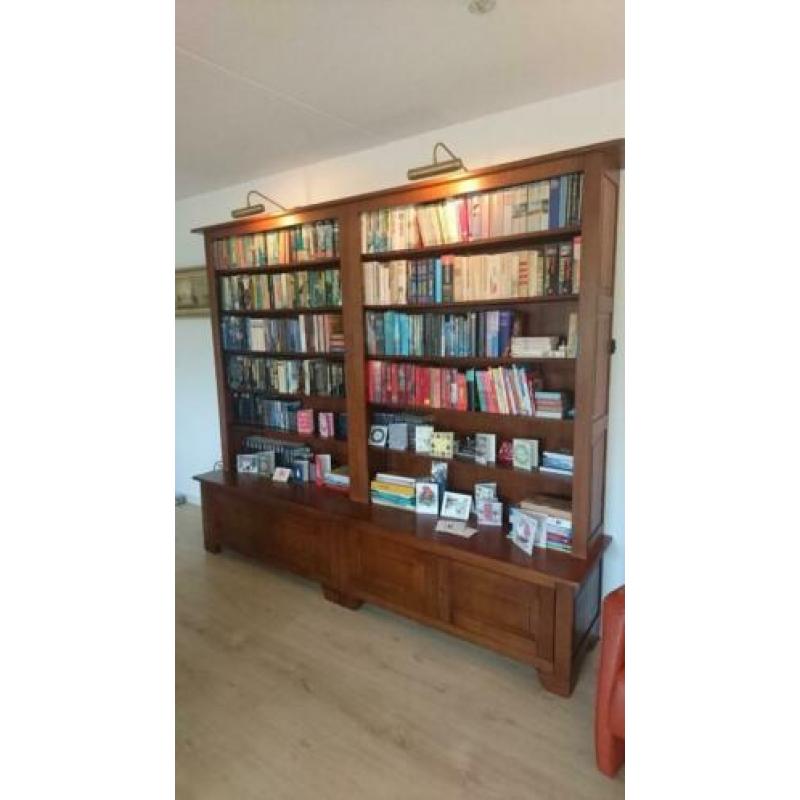 Eikenhouten Boekenkast