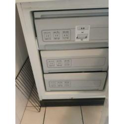 Bosch koel/vries combinatie met 3 vries laden