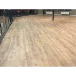 vloeren laminaatlegger pvc laminaat leggen legger vloer.