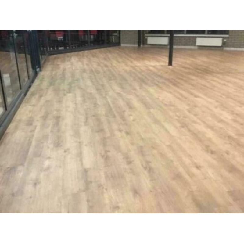 vloeren laminaatlegger pvc laminaat leggen legger vloer.