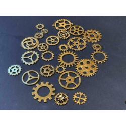 R17a Set van 100 gouden steampunk radertjes € 6,50