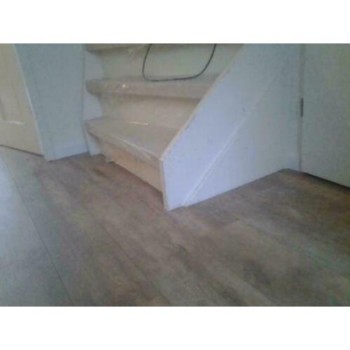 vloeren laminaatlegger pvc laminaat leggen legger vloer.