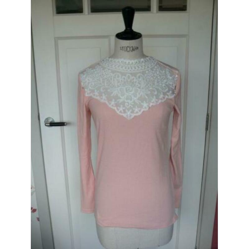 T-shirt/shirt roze met kant NIEUW XS/S