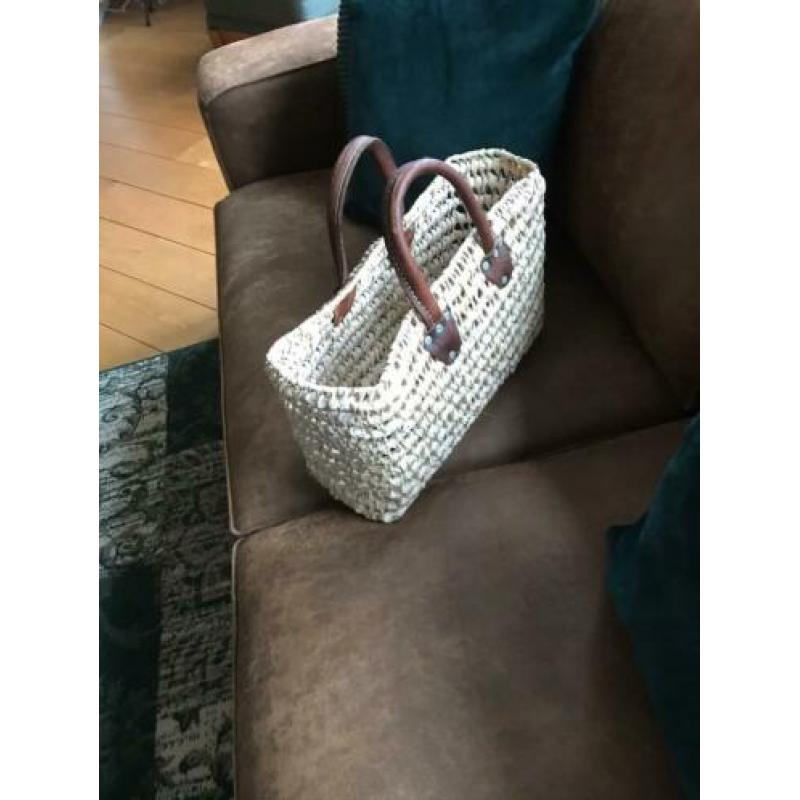 Mooie rieten tas met ledere hengsels zgan