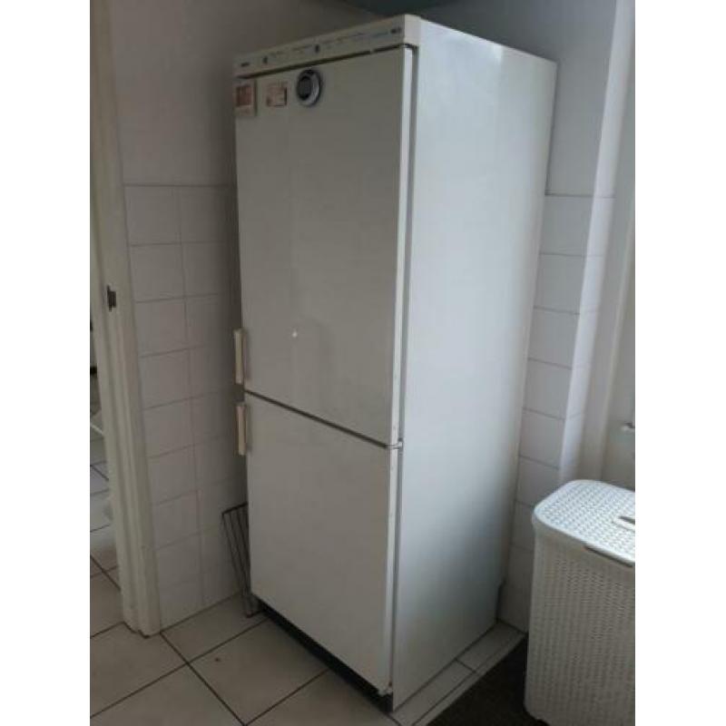 Bosch koel/vries combinatie met 3 vries laden