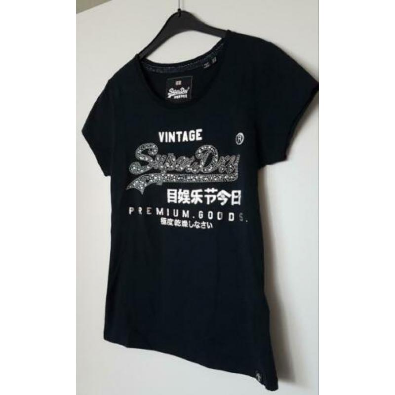 Nieuw donkerblauw SUPERDRY t-shirt met studs (maat S)