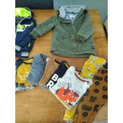 Pakket kleding jongen 86 92 met zomerjas Cars