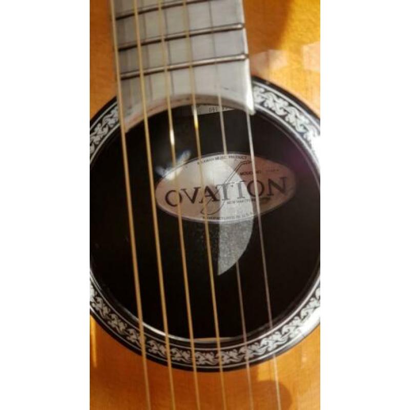 Ovation USA Luna Semi Akoestische Gitaar
