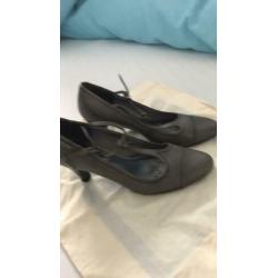 Taupe kleurige pump, maat 39