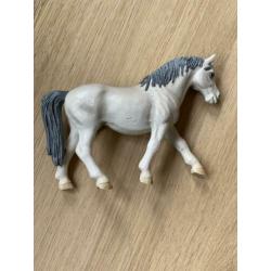Wit Schleich paard met grijze haren