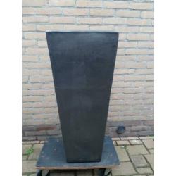Stenen bloempot plantenbak