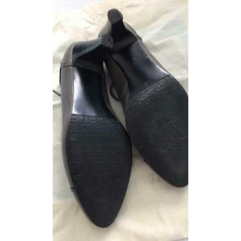 Taupe kleurige pump, maat 39