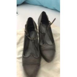 Taupe kleurige pump, maat 39