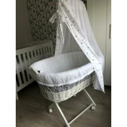 Babywiegje inclusief wieg lakens/deken/moltons/hoeslakens