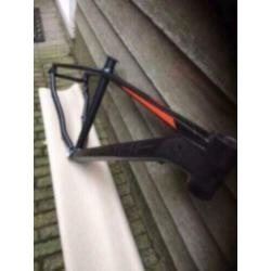 Cube Attention 650B/27,5 Inch ATB Frame, Zwart/Rood, Nieuw