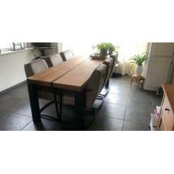 Eettafel / Eiken / Staal