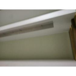 stelling kast op wieltjes