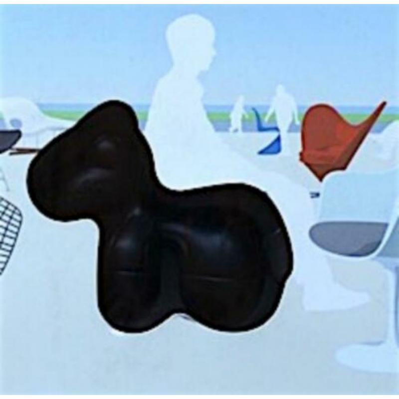 Casa Brutus No. 35 February 2003 - The next chair you buy.
