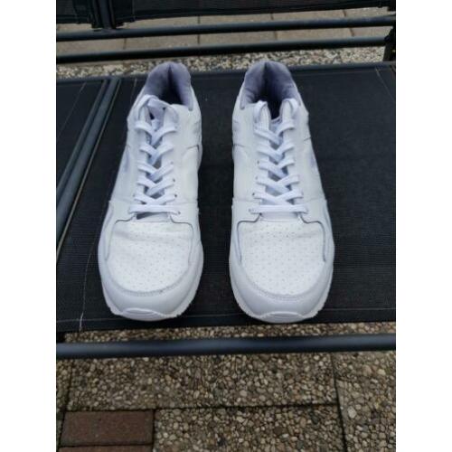 Nieuw in doos: Witte Fila schoenen maat 43