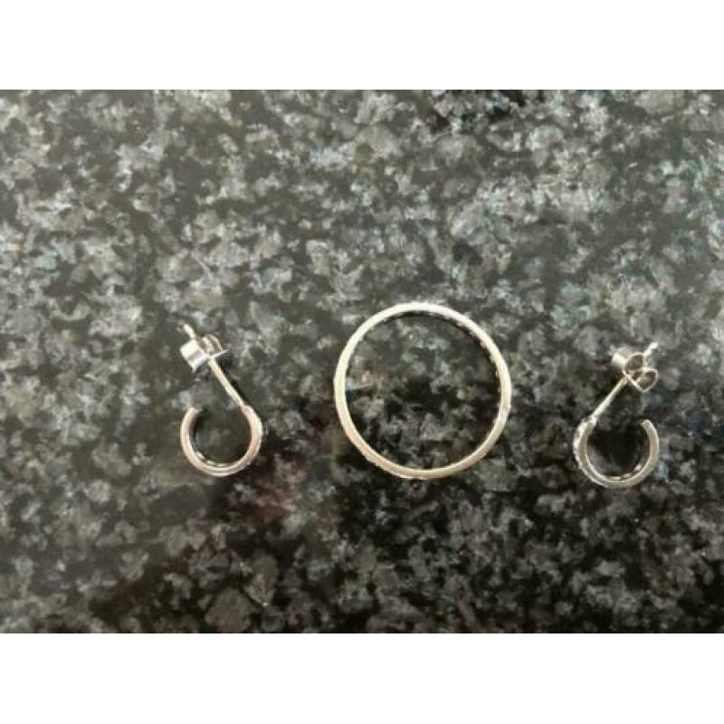 witgoud ring + oorbellen briljant