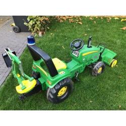 John Deere traptractor