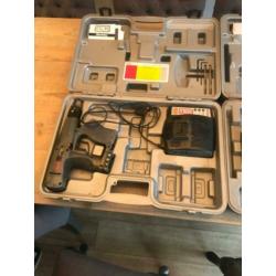 senco schroefmachine en senco spijkertacker