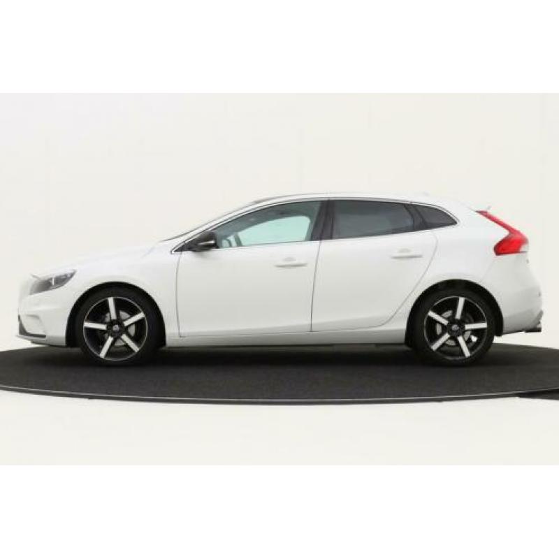 Volvo V40 2.0 D2 R-Design Business 14% bijtelling! Navigatie