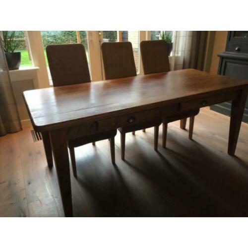 Mooie grenen tafel met 6 eetkamer stoelen