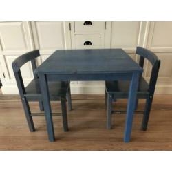 Ikea kindertafel met stoelen