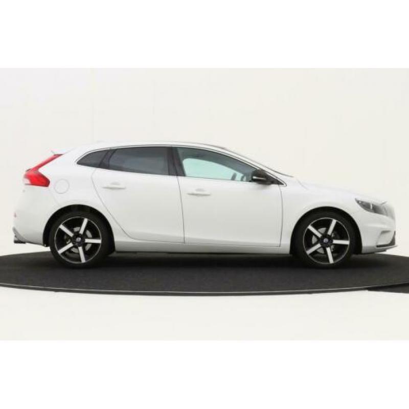 Volvo V40 2.0 D2 R-Design Business 14% bijtelling! Navigatie