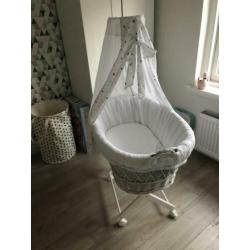 Babywiegje inclusief wieg lakens/deken/moltons/hoeslakens