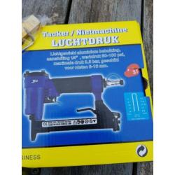 Nietmachine / tacker luchtdruk met 10.000 nietjes 10 x 16 mm