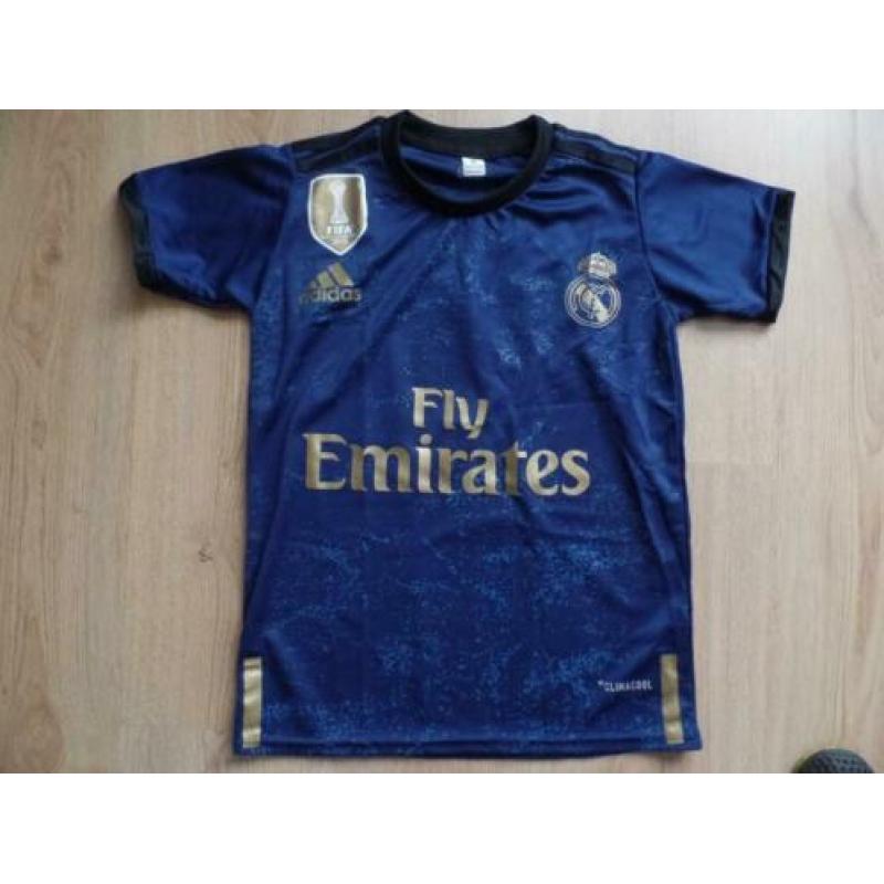 Nieuwe Voetbal set maat 134 shirt + korte broek Hazard