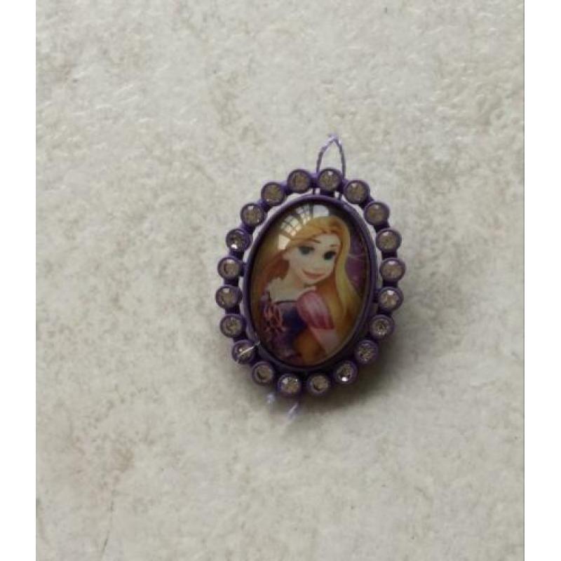 Jurk van rapunzel met broche/ ketting 3/4 jaar Nw