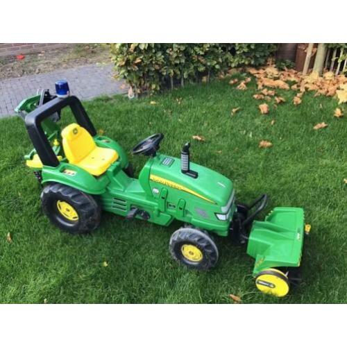 John Deere traptractor