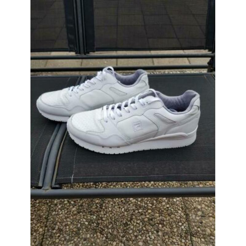 Nieuw in doos: Witte Fila schoenen maat 43