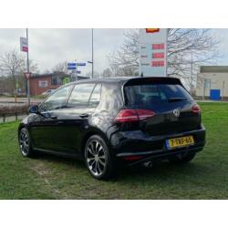 Volkswagen Golf 1.6 TDI Edition BlueMotion - 6-Bak, Navigati