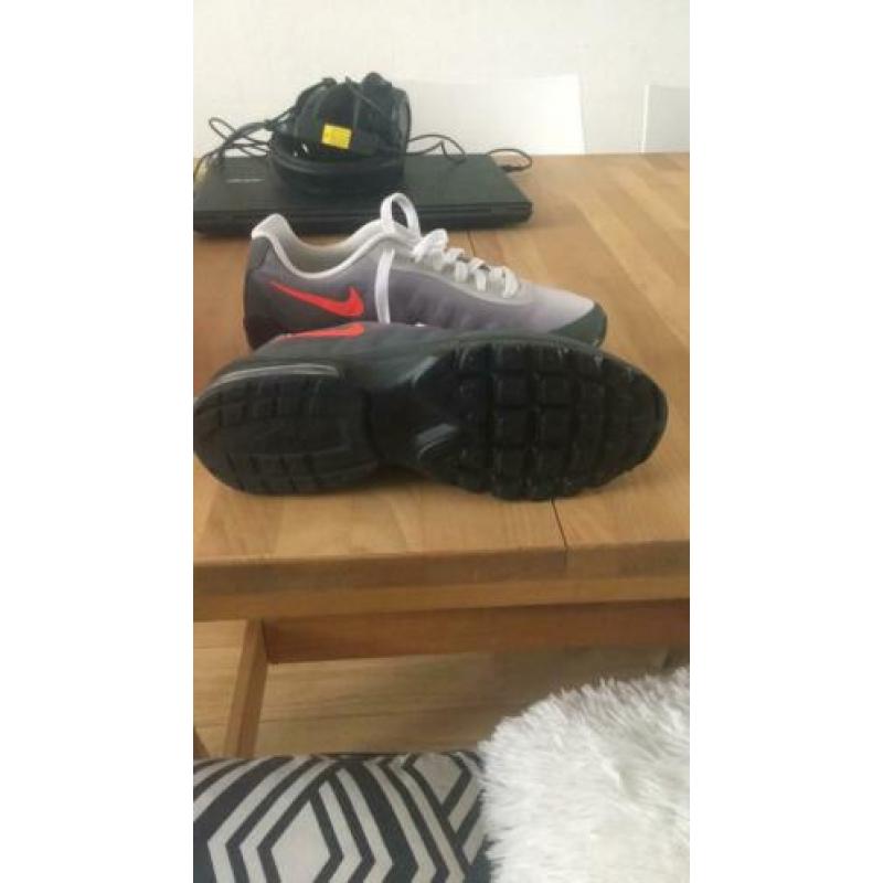 Nike Max invigor maat 40, helemaal nieuw!
