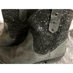 Zwarte leren cowboylaarsjes met glitter Mt 41